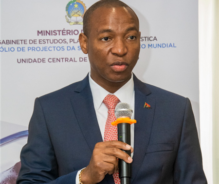 Angola avalia as capacidades essenciais para a implementação do regulamento sanitário internacional (RSI 2005) (2 of 24)