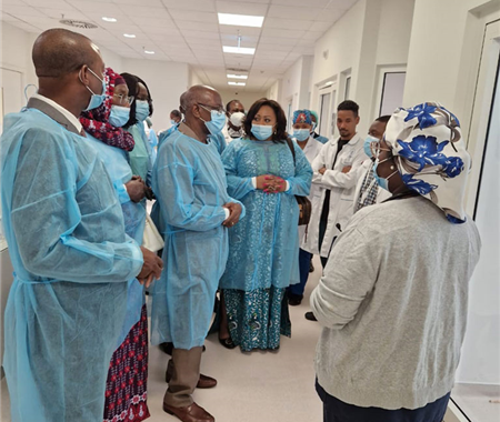 Visita ao Complexo Hospitalar de Doenças Cardio-Pulmonares Cardeal Dom Alexandre do Nascimento (7 de 9)